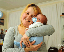 Woman Who Didn't Know She Was Pregnant Gives Birth on the Toilet